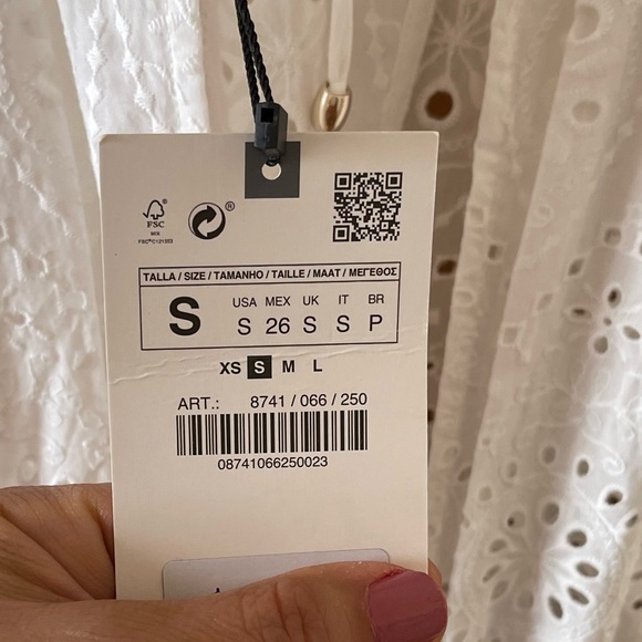 Zara Summer Dress,ZARA OPEN EMBROIDERED DRESS.
NEW W/TAGS.
(NWT - Picture 3 of 16